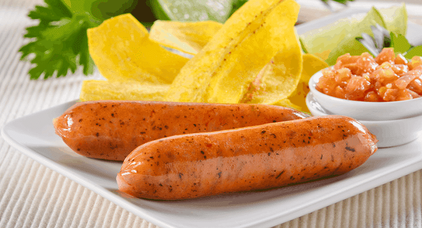 Chorizo Tipo Colombiano con chips de plátano